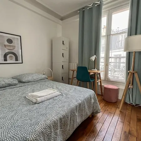 Flexliving - Whole Flat - Voltaire Apartment